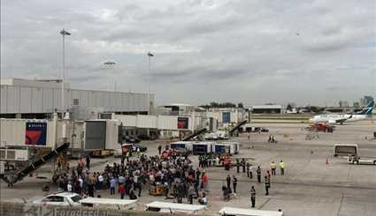 لحظه حمله مسلحانه به فرودگاه فلوریدا +عکس