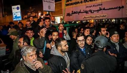 عائلة آية الله هاشمي رفسنجاني أمام مشفى شهداء تجريش