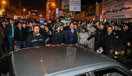 عائلة آية الله هاشمي رفسنجاني أمام مشفى شهداء تجريش