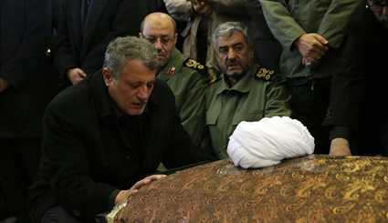 صلاة قائد الثورة الاسلامية على جثمان آية الله هاشمي رفسنجاني