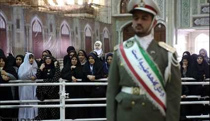 ادای احترام نمایندگان مجلس عراق به امام راحل/ تصاویر