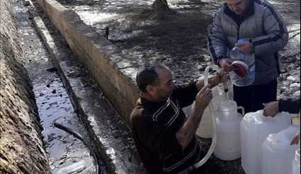 Syrian Arab Red Crescent Supplying Water to People in Damascus