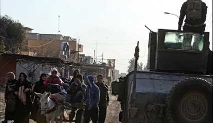 Iraqi Civilians Struggle to Flee Mosul as Army Fights to Oust ISIL