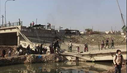 Iraqi Civilians Struggle to Flee Mosul as Army Fights to Oust ISIL