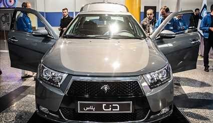 إيران تزيح الستار عن سيارتين جديدتين