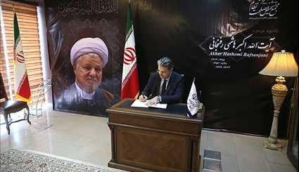 ادای احترام سفرای کشورهای خارجی به آیت‌الله هاشمی رفسنجانی | تصاویر
