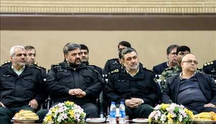 قوات الشرطة الايرانية تقيم العاب الزورخانة