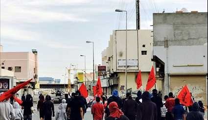 بالصور.. مواجهات بين متظاهرين وقوات النظام البحريني في النويدرات