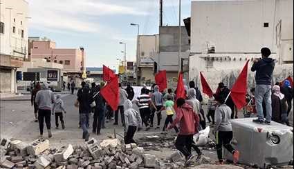 Bahrainis Keep on Protesting over Execution of Three Activists