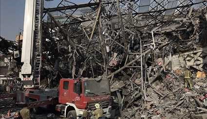 فرو ریختن ساختمان پلاسکو در پی آتش سوزی/ تصاویر