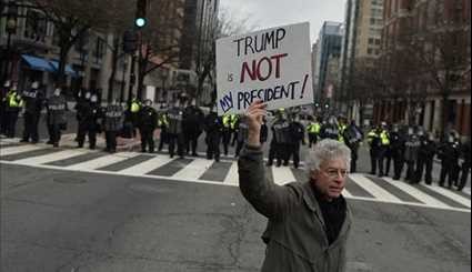 گزارش تصویری تظاهرات و درگیری مخالفان ترامپ