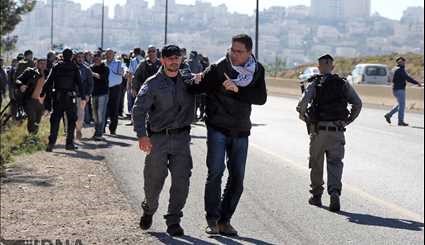 Israeli forces detain six Palestinians in Al-Quds
