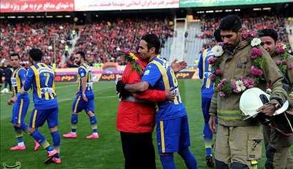تجلیل اهالی فوتبال از آتش نشانان در ورزشگاه آزادی | تصاویر