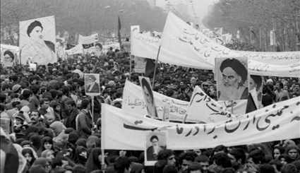 7 فبراير 1357- حشد الشعب الإيراني لعودة الإمام الخميني