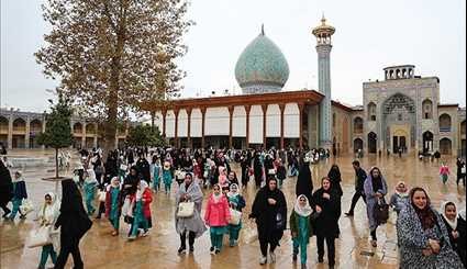 حفل تكريم 9000 فتاة بلغن سن التكليف الشرعي في محافظة فارس جنوب ايران