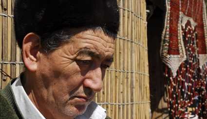 گزارش اسپوتنیک از قالیبافی زنان ترکمن
