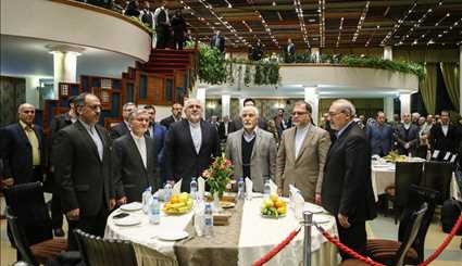 ظريف يرعى حفل تكريم الموظفين المتقاعدين بوزارة الخارجية الايرانية