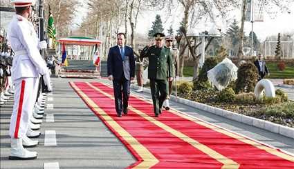 Armenian def. min. officially welcomed in Tehran