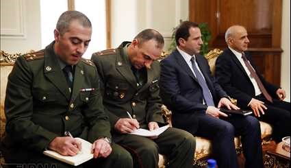 دیدار وزیر دفاع ارمنستان با وزیر امور خارجه/ تصاویر