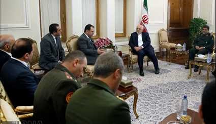 وزير الدفاع الأرميني يجتمع مع وزير خارجية الجمهورية الإسلامية