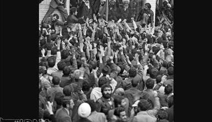 14 February 1357 - meeting people, Imam Khomeini (RA) in the 