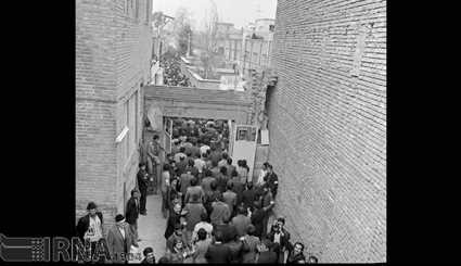 14 February 1357 - meeting people, Imam Khomeini (RA) in the 