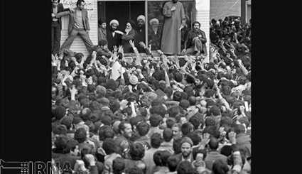 14 February 1357 - meeting people, Imam Khomeini (RA) in the 
