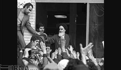 14 February 1357 - meeting people, Imam Khomeini (RA) in the 
