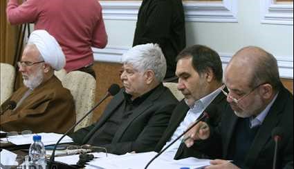 Expediency Council meets sans Ayat. Hashemi