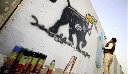 Basra: Iraqi Graffiti Artist Mocking Trump over 'Racist Immigration Ban'