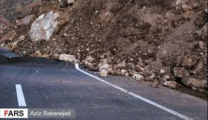رانش زمین و ریزش کوه در مسیر آزادراه پل زال - خرم‌آباد لرستان | تصاویر