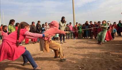بازی کودکان عراقی در کمپ آوارگان | تصاویر