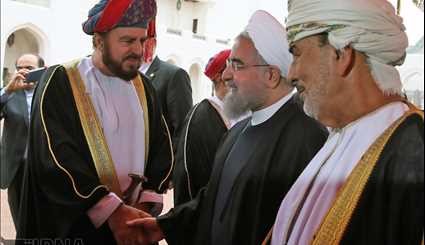 السلطان قابوس يستقبل الرئيس حسن روحاني