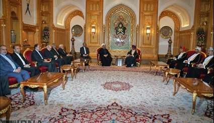 السلطان قابوس يستقبل الرئيس حسن روحاني