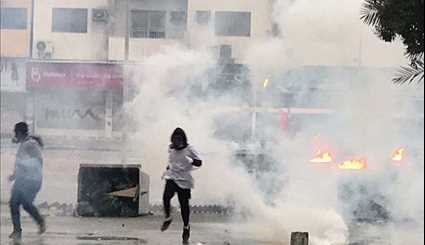 Bahraini Police Use Tear Gas to Break up Protests