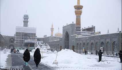 بارش سنگین برف در مشهد/ تصاویر