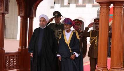 شاهد الاستقبال الرسمي للرئيس الايراني حسن روحاني في سلطنة عمان