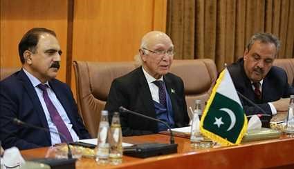 دیدار وزیر امور خارجه پاکستان با وزیر دفاع | تصاویر