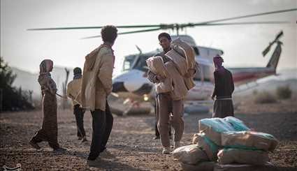 IRCS Workers Provide Humanitarian Aid for Flood-Hit Areas in Southern Iran