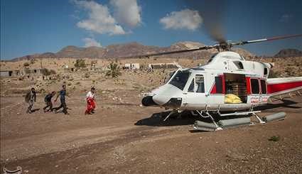 IRCS Workers Provide Humanitarian Aid for Flood-Hit Areas in Southern Iran