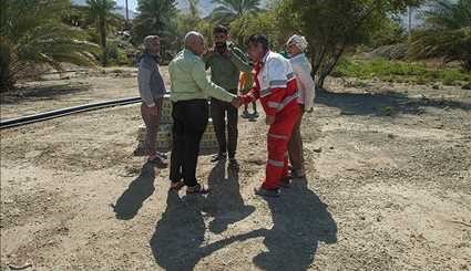 IRCS Workers Provide Humanitarian Aid for Flood-Hit Areas in Southern Iran