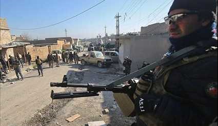 القوات العراقية بدفع طريقهم إلى الحافة الجنوبية من الموصل