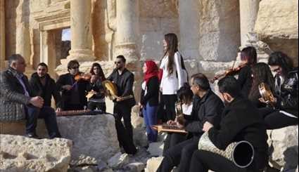 In Palmyra, Syrian Musicians Sing of Return