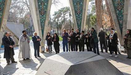 سفر مهمانان خارجی جشنواره شعر فجر به نیشابور/ تصاویر
