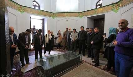 سفر مهمانان خارجی جشنواره شعر فجر به نیشابور/ تصاویر