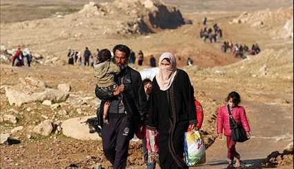 Displaced Citizens Continue to Flee Mosul as Security Forces Seize Key City Sites