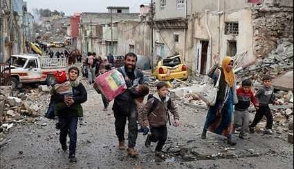 المواطنون النازحون يواصلون الفرار من الموصل