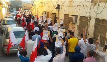 البحرين، اهالي بلدة ابو قوة، كرانة، المعامير، المصلى، يتظاهرون دفاعاً عن الشيخ عيسى قاسم