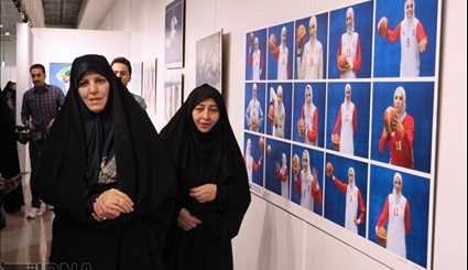 افتتاح معرض الصور الفوتوغرافیة حول المراة فی ایران