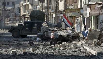 Civilians Run from Entrapped Terrorists in Mosul as Iraqi Forces Advance